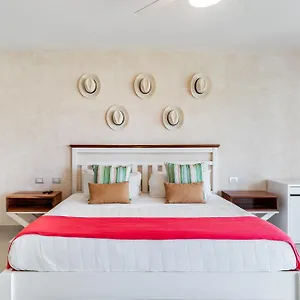 Aparthotel Mareazul Front At